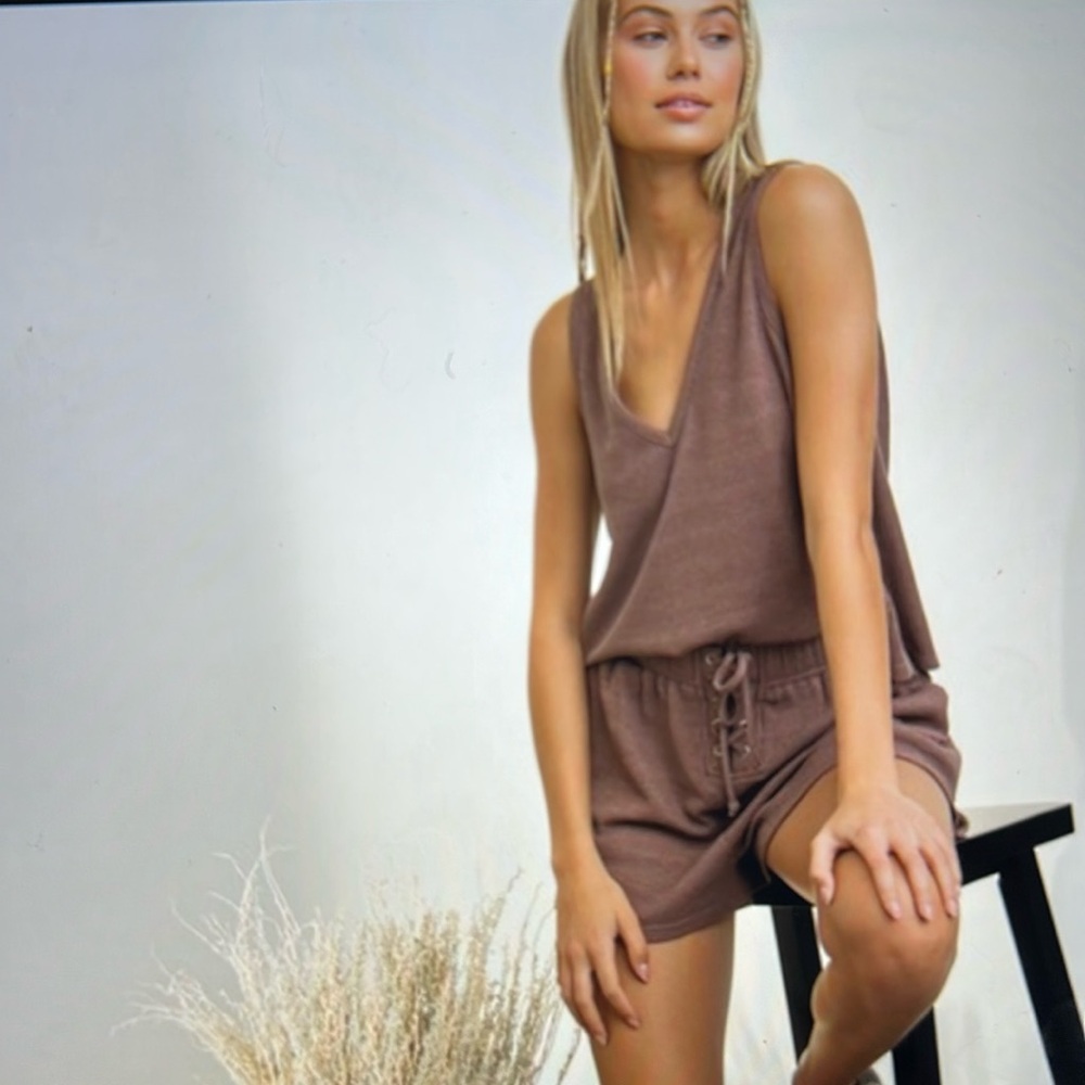 ❣️5 /$25 Only 1 set remaining ❤️ Paper moon Anne Sleeveless short set 🌸 - Picture 3 of 5